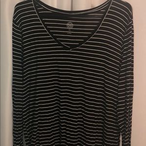 Women’s Long Sleeve Tee